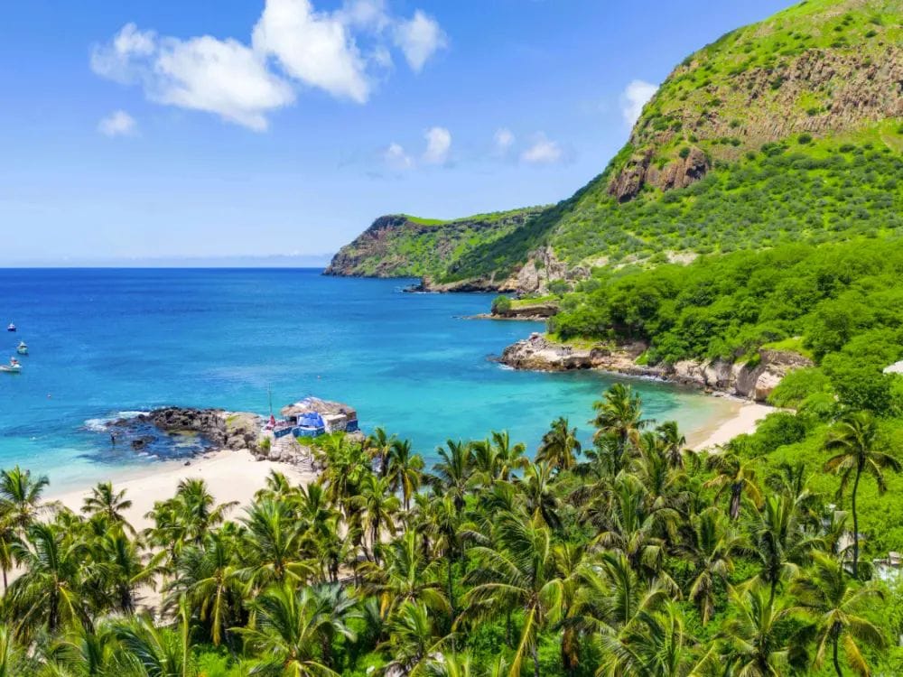 Island-Hop the Costa Verde