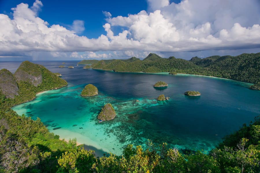 Reef and island in Papua New Guinea