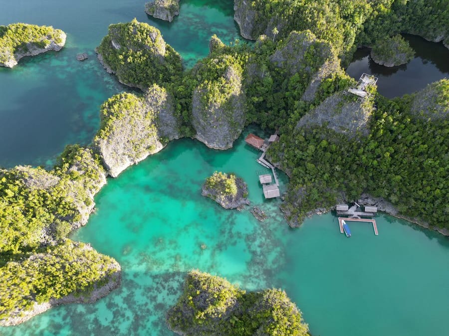 Raja Ampat, north and south: Misool to Wayil